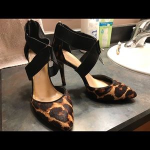 Jessica Simpson stilletos